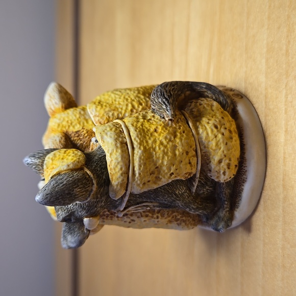 Harmony Kingdom "Mutton Chops" Sheep & Wolf Box Figurine - Picture 3 of 12